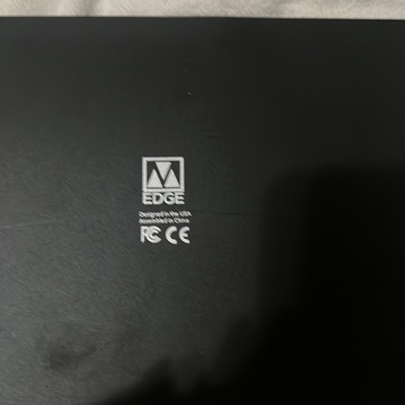 Edge Bluetooth tablet keyboard - Picture 3 of 3